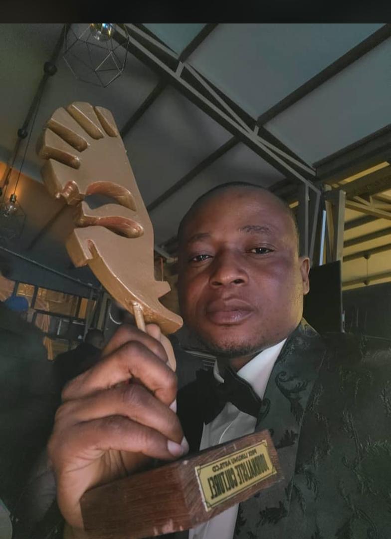 Prix Lokumu: Jordache Diala remporte le trophée du meilleur journaliste ...